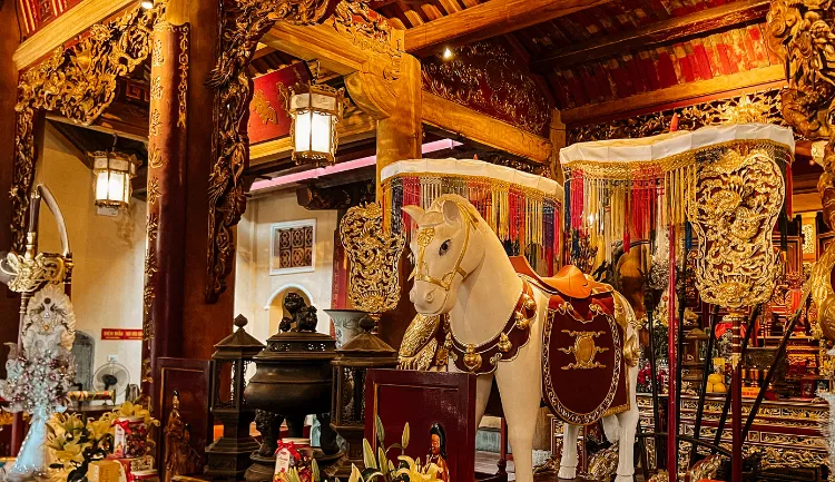 Hanoi Old Quarter - bach ma temple