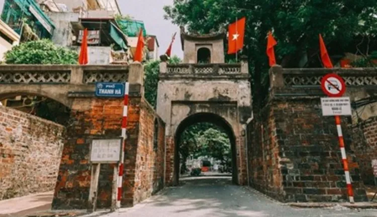 Hanoi Old Quarter - old city gate