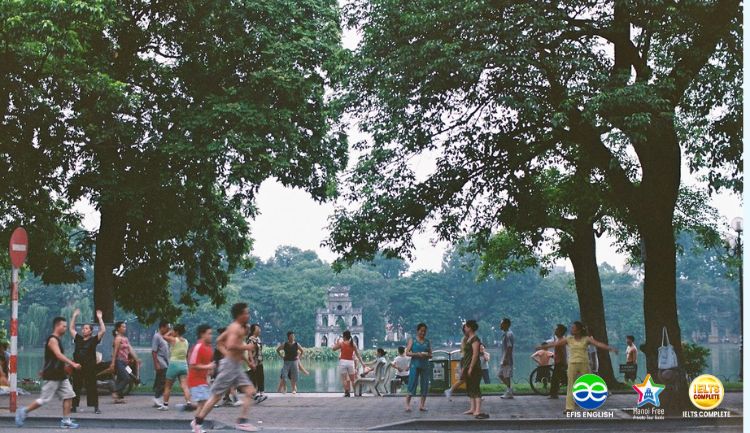 Hanoi hoan kiem lake morning