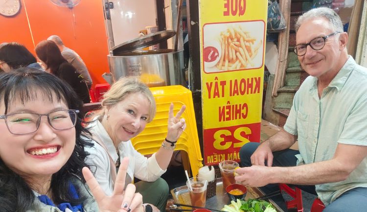 hanoi free private tour guide