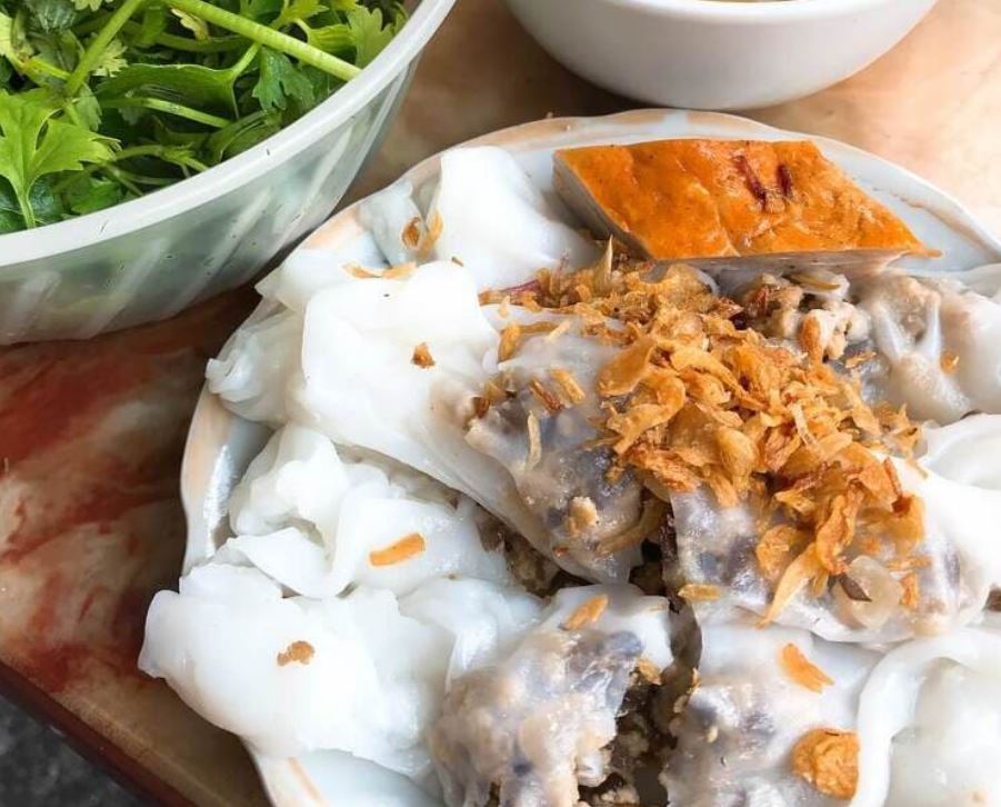 best foods in hanoi - banh cuon thanh van