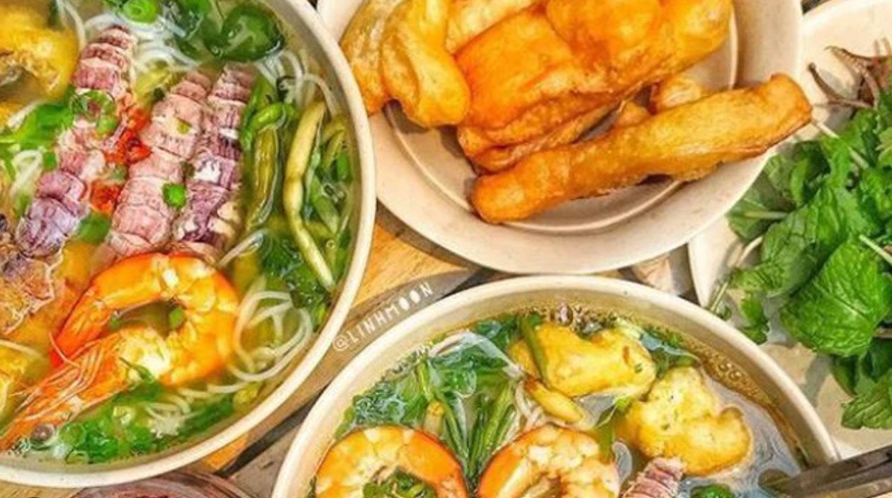 best foods in hanoi - Seafood Vermicelli Ngu Xa