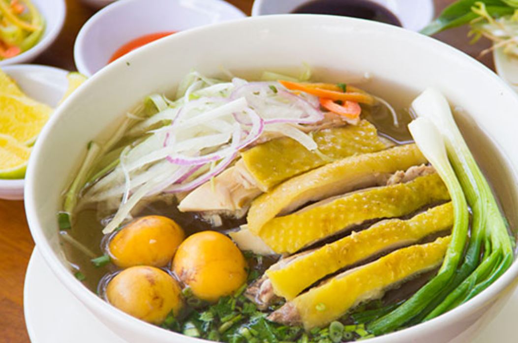 best foods in hanoi - pho bat dan hanoi