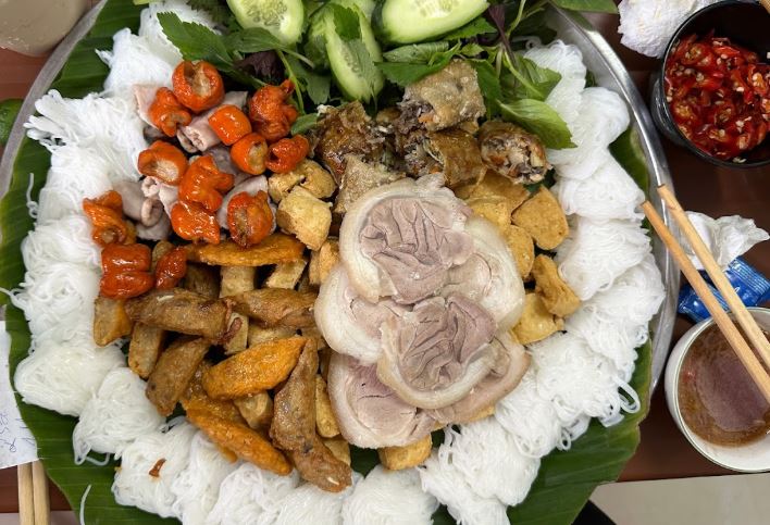best foods in hanoi - Fried Tofu & Shrimp Paste hang khay