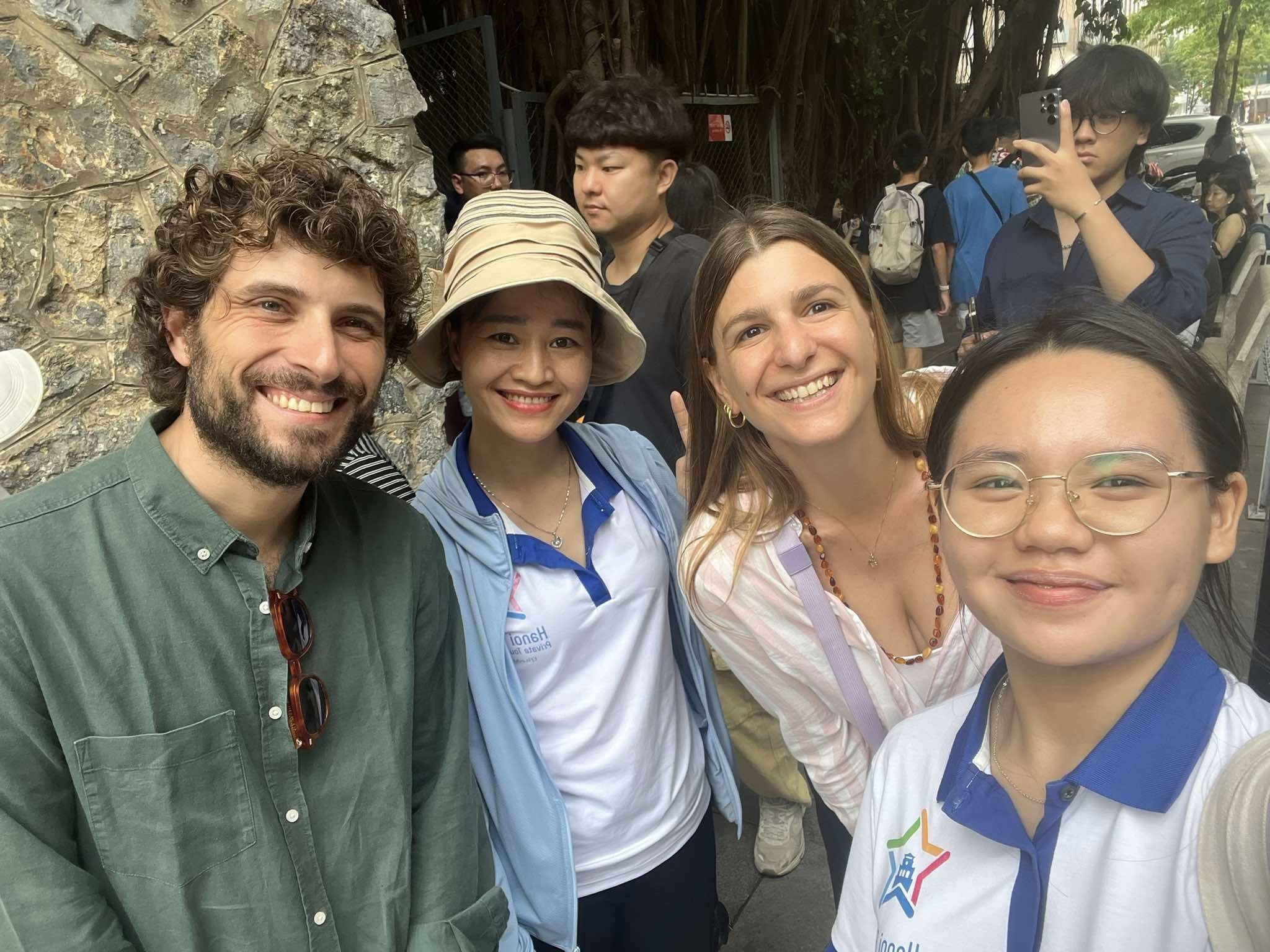 hanoi free private tour guide vietnam 2025