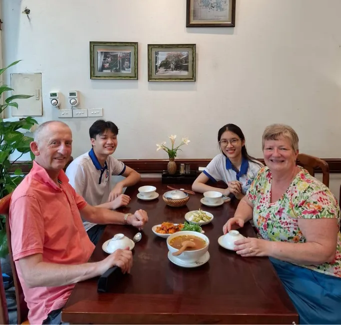 Tipping Culture in VietnamRestaurants and Street Food Stalls