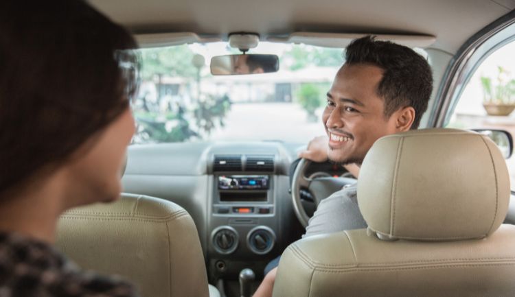 tipping culture in vietnam - taxi drivers