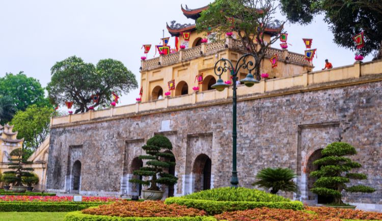 Hanoi free private tour - thang long citadel