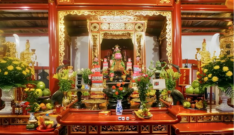 inside ngoc son temple