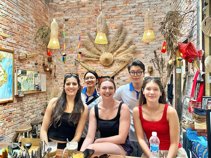 cultural exchange with hanoi free private tour guide