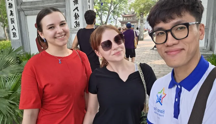 Free Tour vs Paid Tour Hanoi - discover capital vietnam