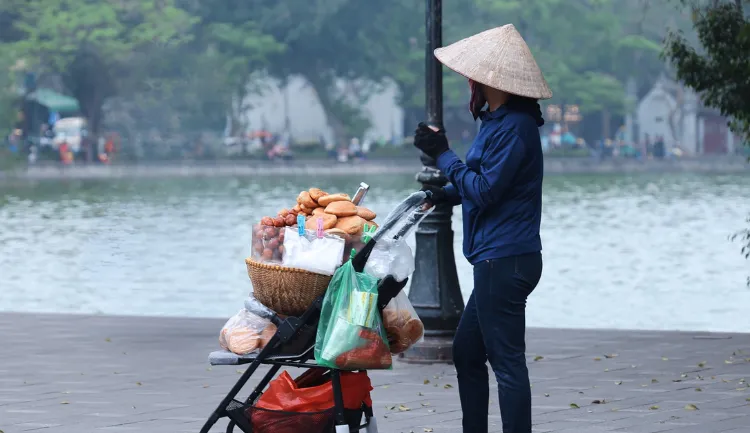 hanoi scams to avoid - Fruit Basket - Doughnut Lady