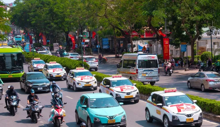 hanoi scams to avoid - Overpriced Transport