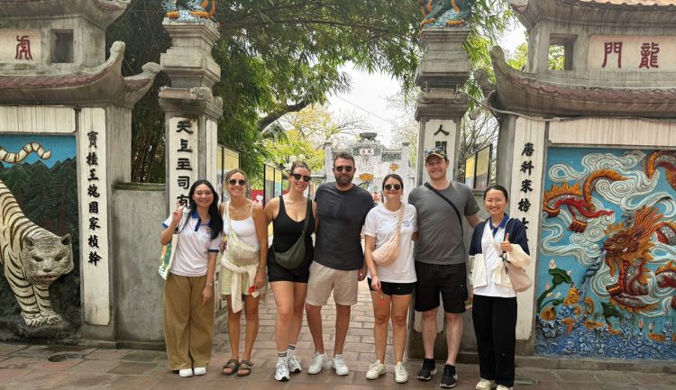 pen tower hanoi free private tour guide