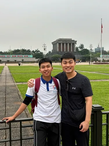 Ho Chi Minh Mausoleum - hanoi free private tour guide