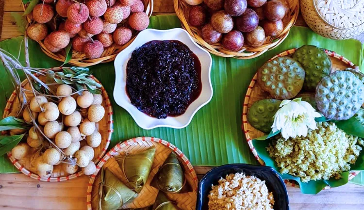 Vietnamese Traditional Holidays - Tet Doan Ngo