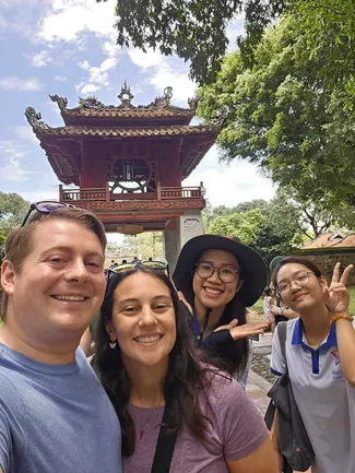 hanoi free tour guide