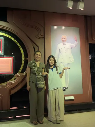 Hanoi Free Private Tour Guide - Ho Chi Minh Museum tour