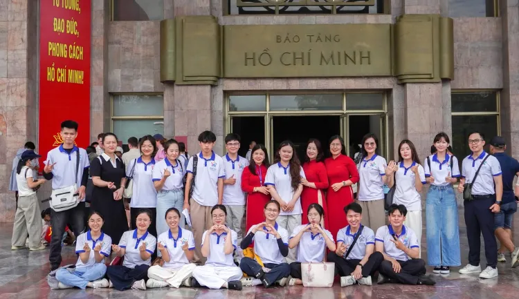 Ho Chi Minh Museum first approached Hanoi Free Private Tour Guide in 2018