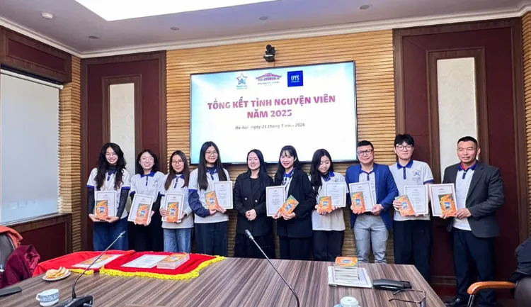 Volunteer Guides - Hanoi Free Private Tour Guide