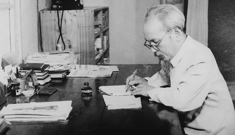 Why did Ho Chi Minh refuse to Live in the Presidential Palace