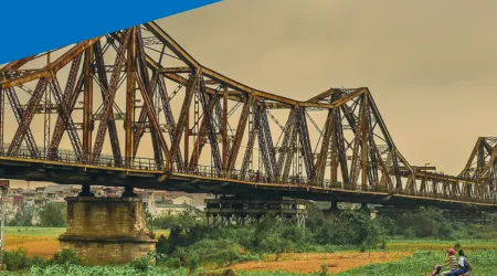 what-to-visit-in-hanoi-long bien bridge