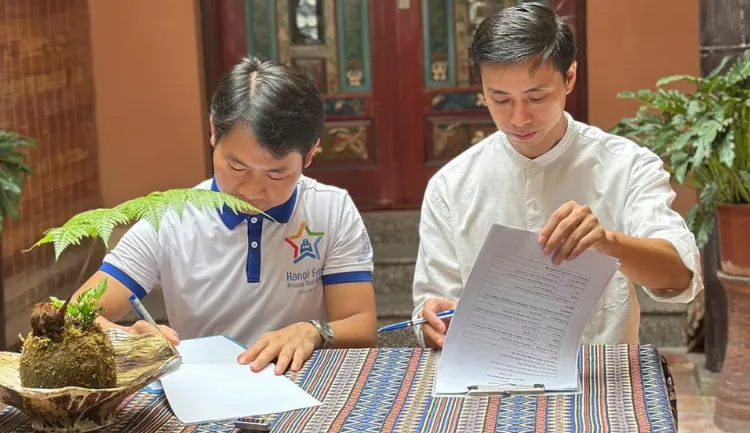Gom But Bat Trang Partnership Hanoi Free Private Tour Guide