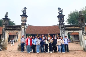 duong lam ancient village tour 4