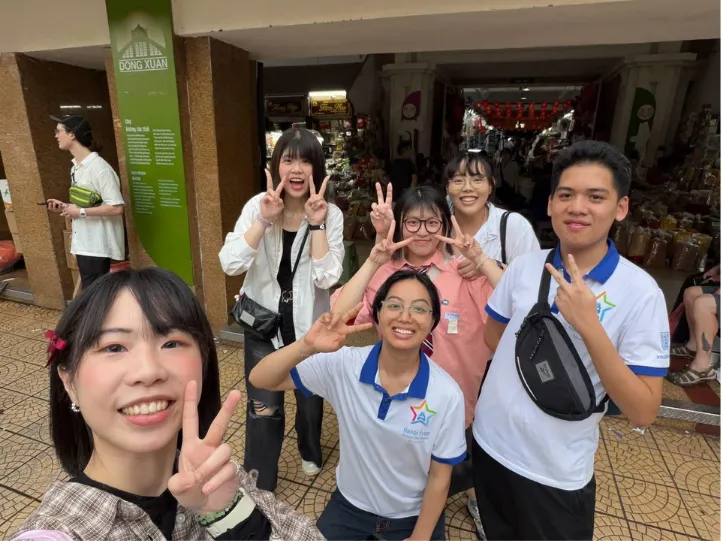 hanoi free local tour guides