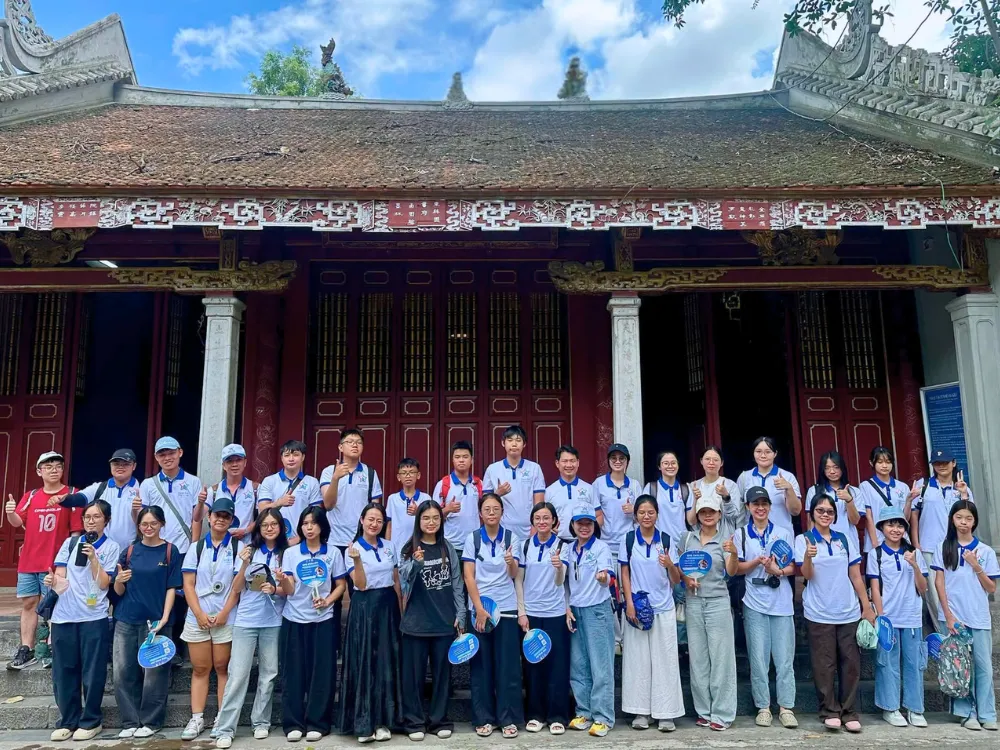 New members of Hanoi Free Private Tour Guide in a training session