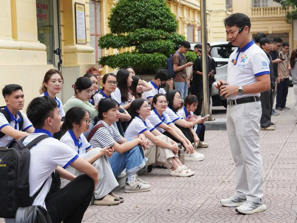 New members of Hanoi Free Private Tour Guide in a training session