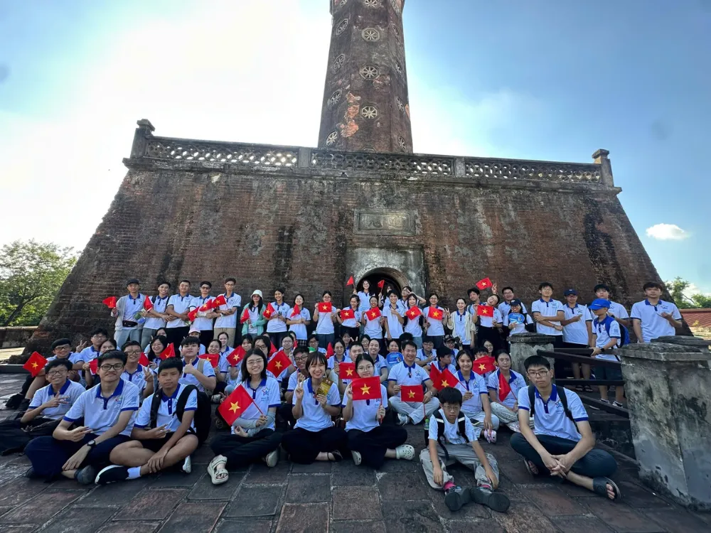 New members of Hanoi Free Private Tour Guide in a training session