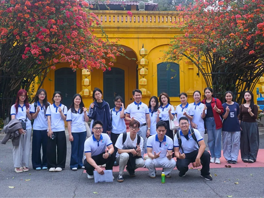 New members of Hanoi Free Private Tour Guide in a training session
